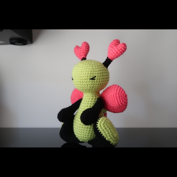Butterfly and Bee Amigurumi - Picture 2 of 3